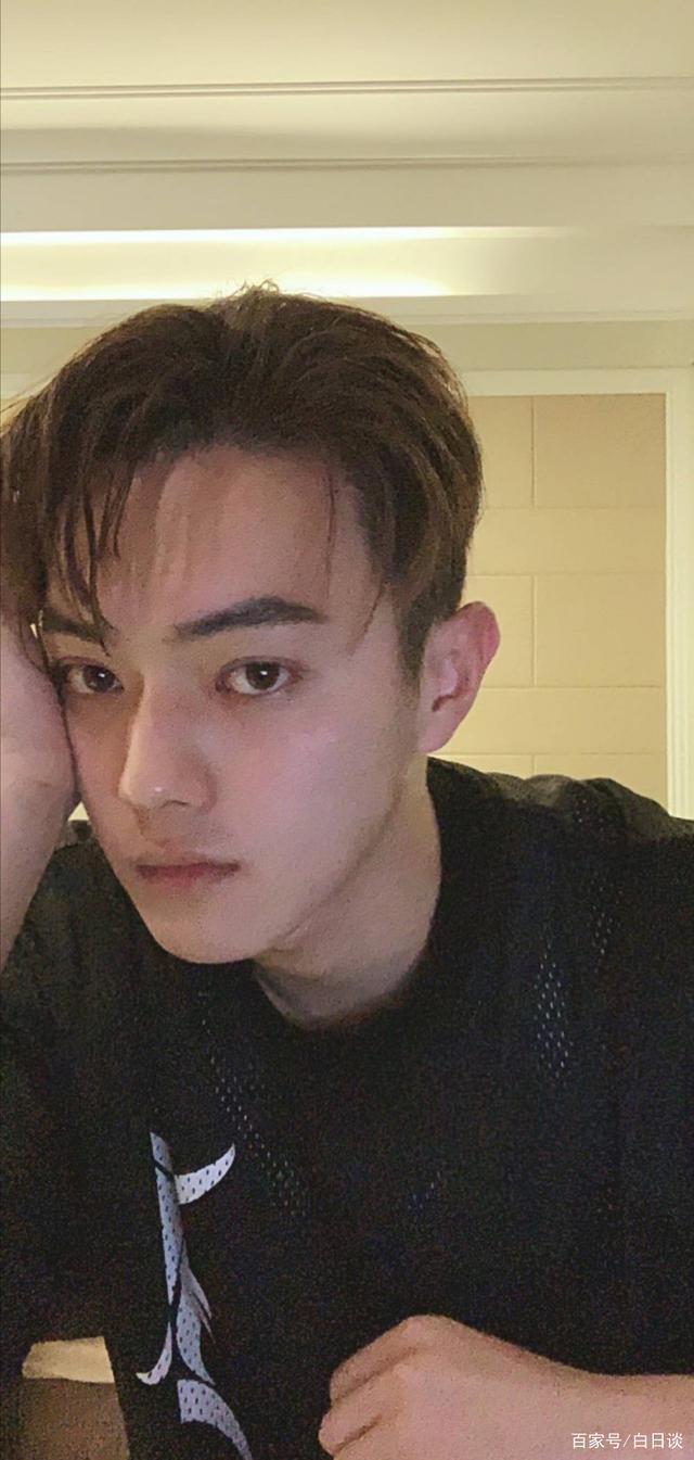 许凯的素颜竟然长这样,最后一张你绝对认不出!