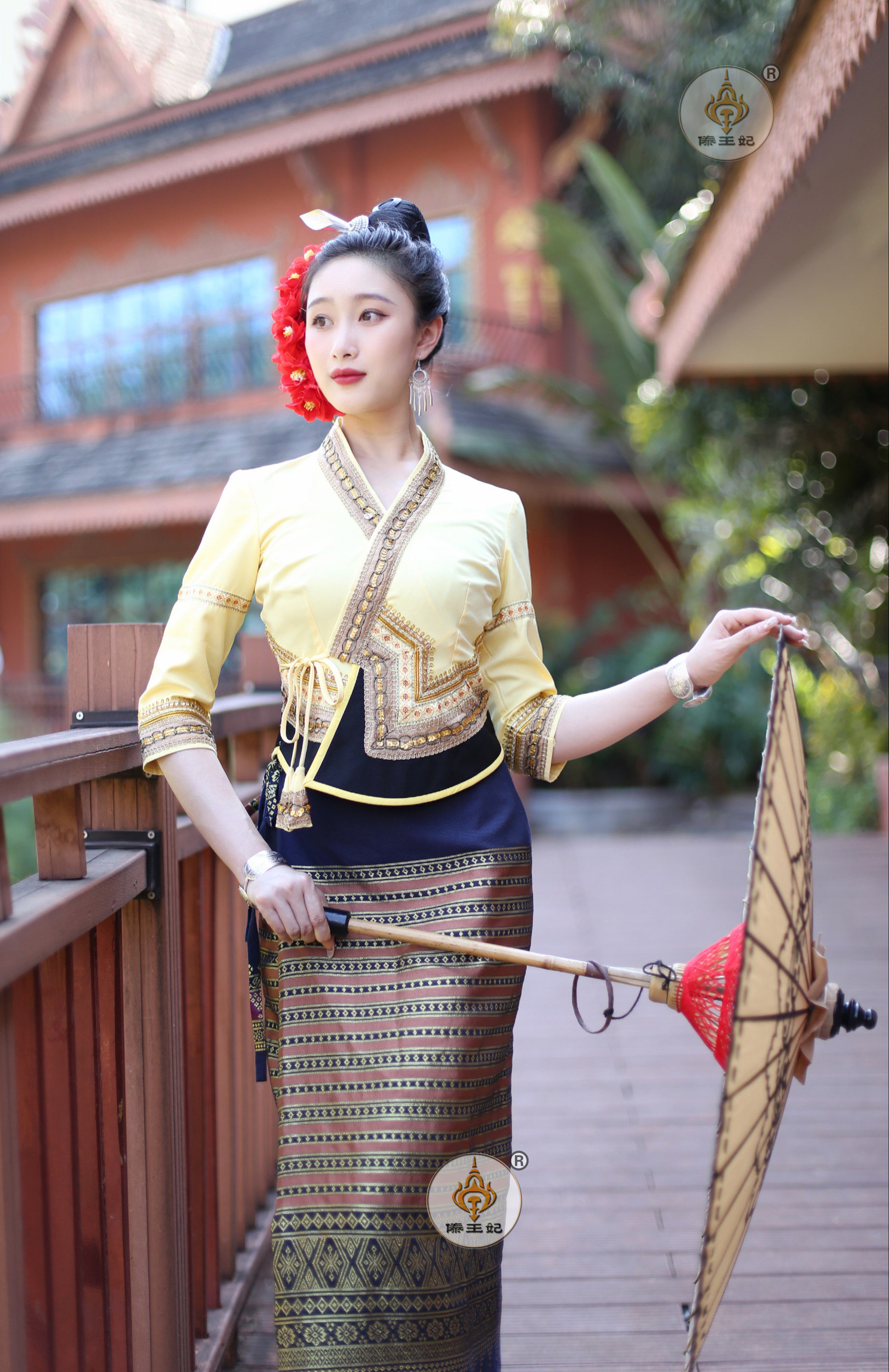 傣王妃服饰傣族传统复古中袖筒裙四季款傣泐女套装影楼旅拍工作服