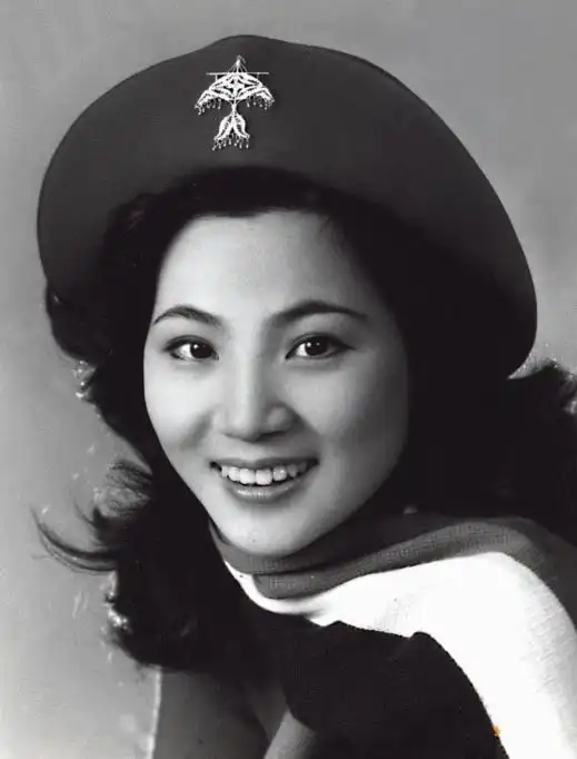 纪实郑绪岚不是中国籍曾屡次登春晚走红当初嫁给洋老公遭嫌弃