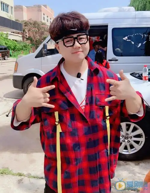 李小胖日常生活照图片