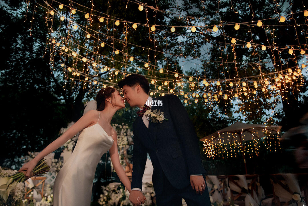 户外婚礼晚宴|夜晚的草坪婚礼派对轻松文艺_婚礼_户外_晚宴_文艺_派对