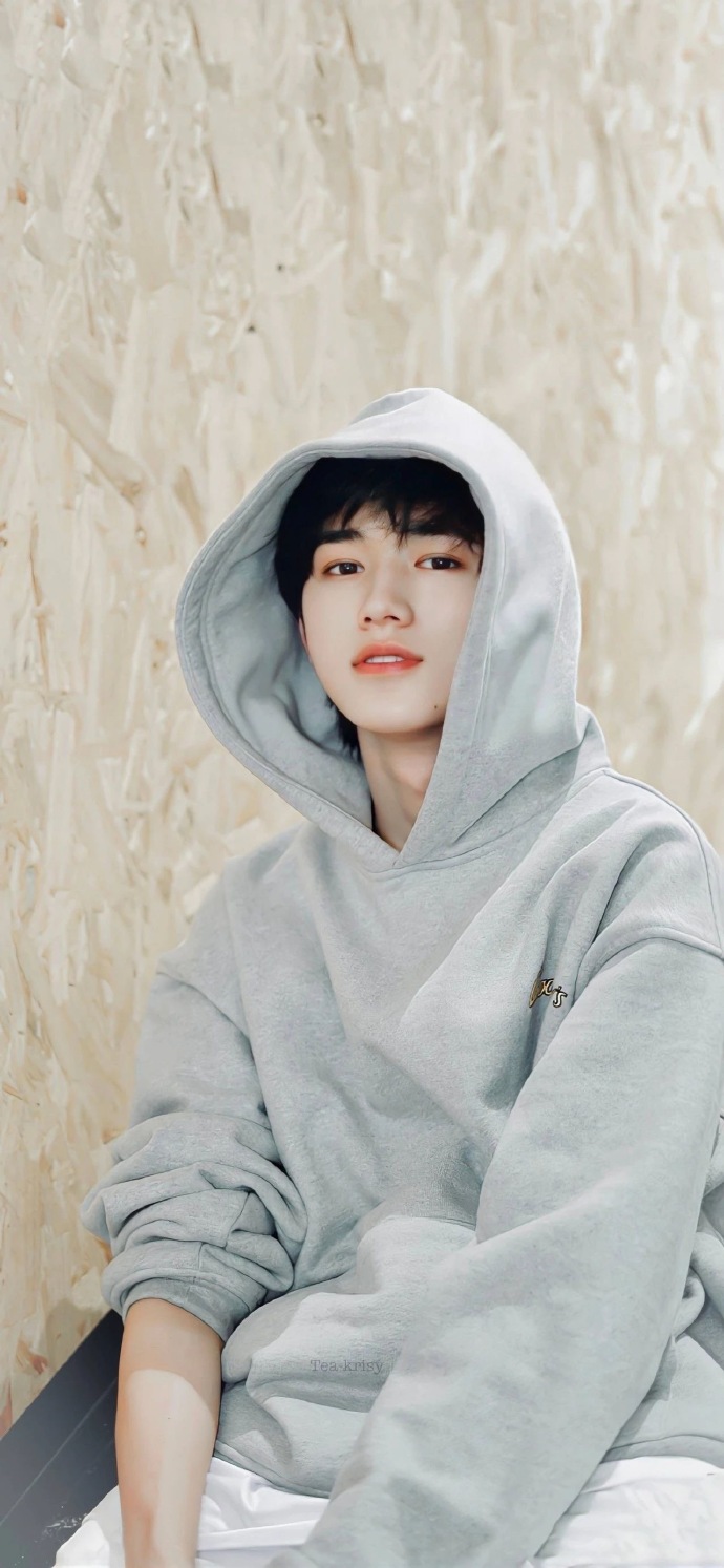 聚光少年·宋亚轩全屏壁纸#宋亚轩#宋亚轩周边中转站