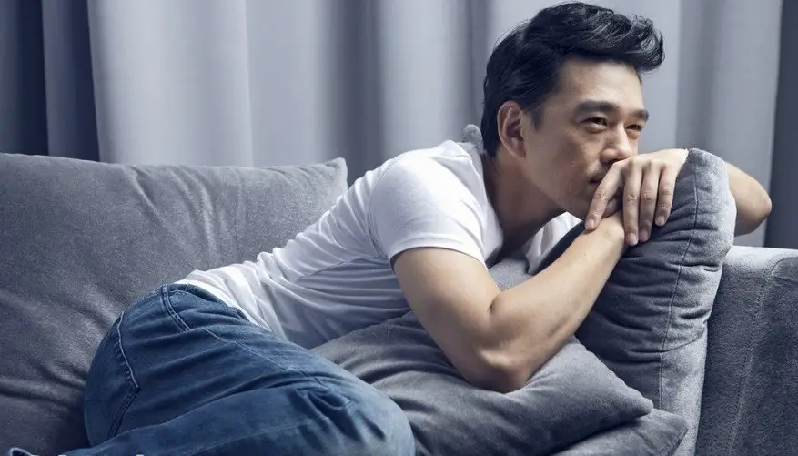 王耀庆抓肌肉男的胸?_男人_照片