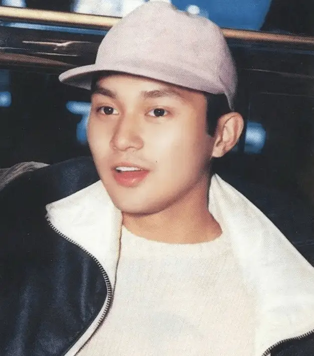 30多年后再看张智霖:如此完美的男人,不温不火或许是最好的选择