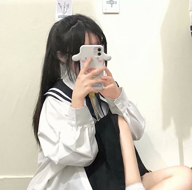 出单:【真人】手机挡脸女头