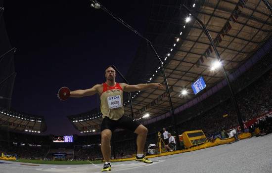 图文世锦赛哈丁获男子铁饼冠军天地唯我独尊