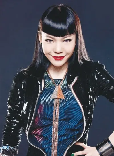 说起当年随着《中国好声音》爆红的女歌手,吴莫愁,相信很多网友和观众