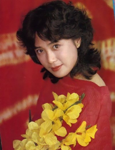 演员傅艺伟涉毒已被警方带走 回顾妲己绝美旧照,林俊贤傅艺伟照片