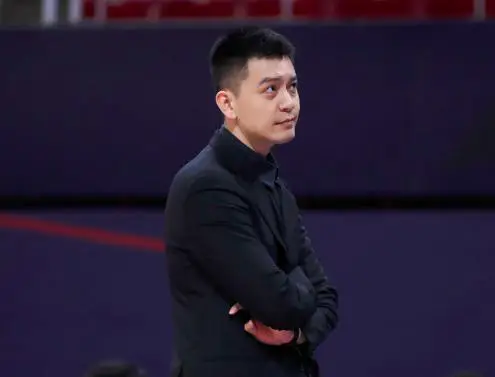 杨鸣:多面杰出,团结辽宁男篮赢得掌声