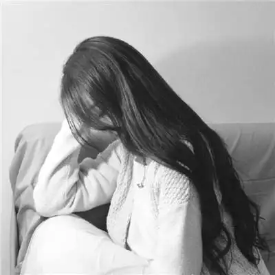 2020女生侧面伤感黑白头像大全待我强大必定手刃负我之人