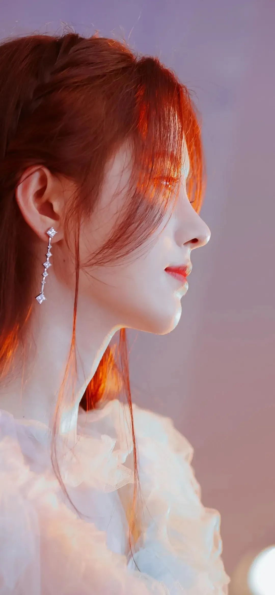 眼睛闪亮鼻子高挺完美侧脸温柔女神手机壁纸