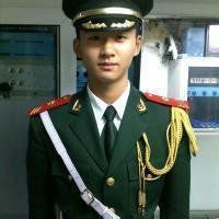 军人敬礼动漫帅气头像【点击鼠标右键下载】