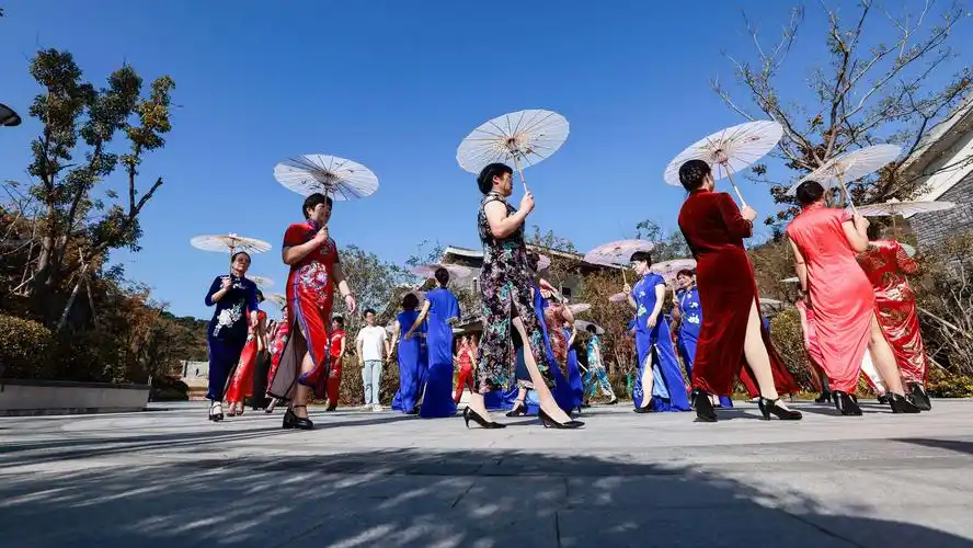 晚秋 旗袍走秀上林湖