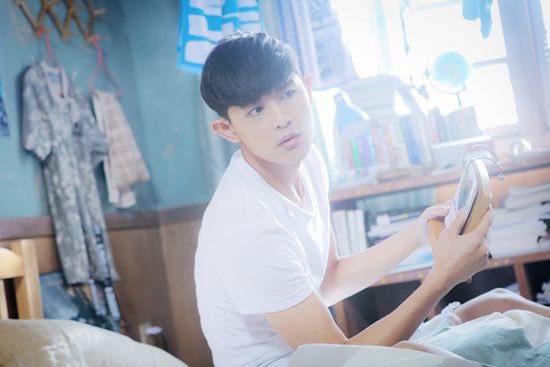 敖犬新剧零替身 被赞"拼命三郎"