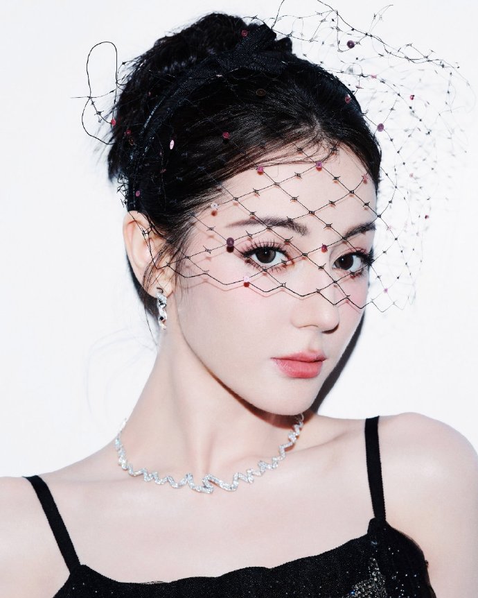 迪丽热巴面纱遮面##迪丽热巴赫本风面纱