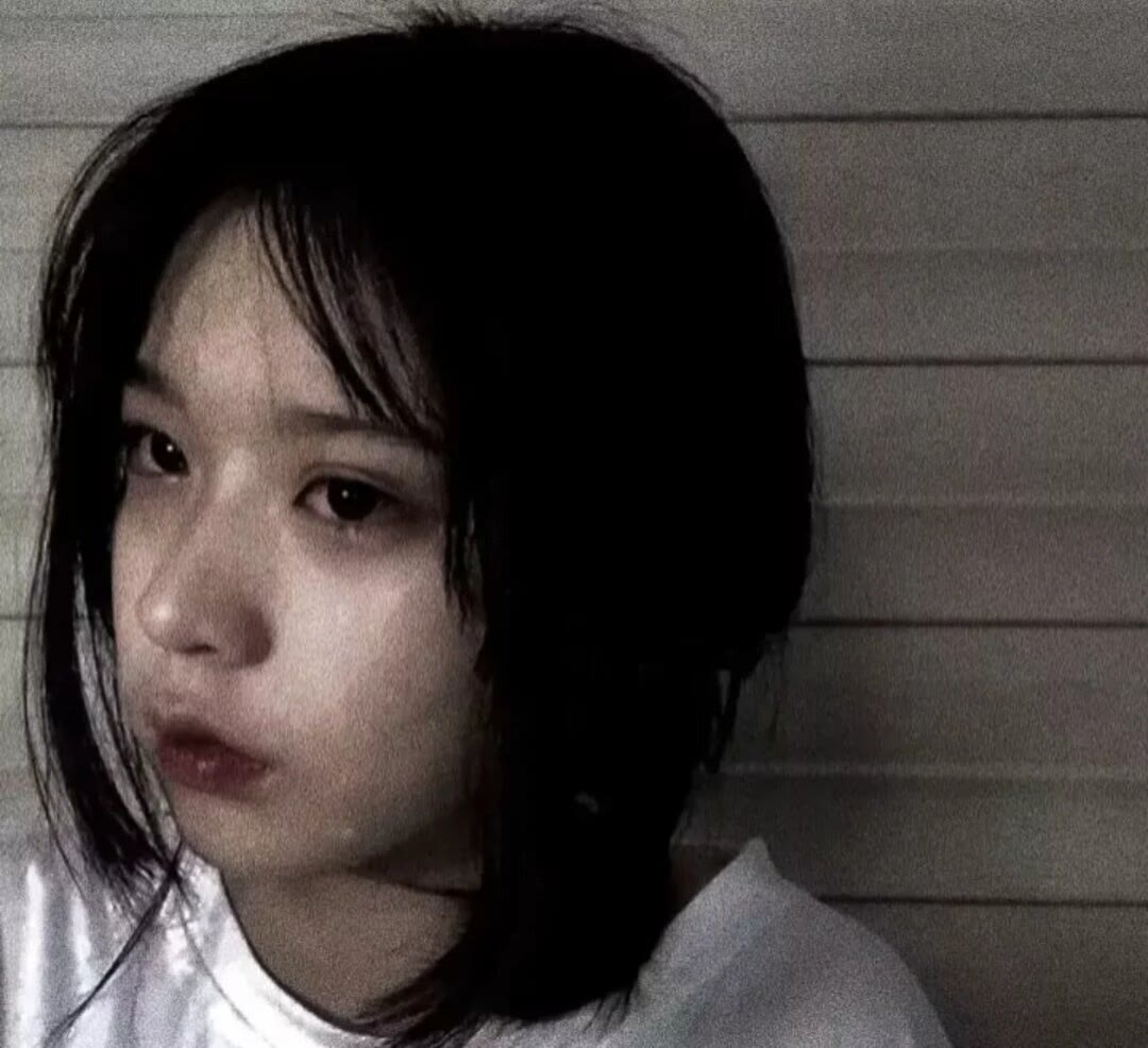 伤感微丧女生头像