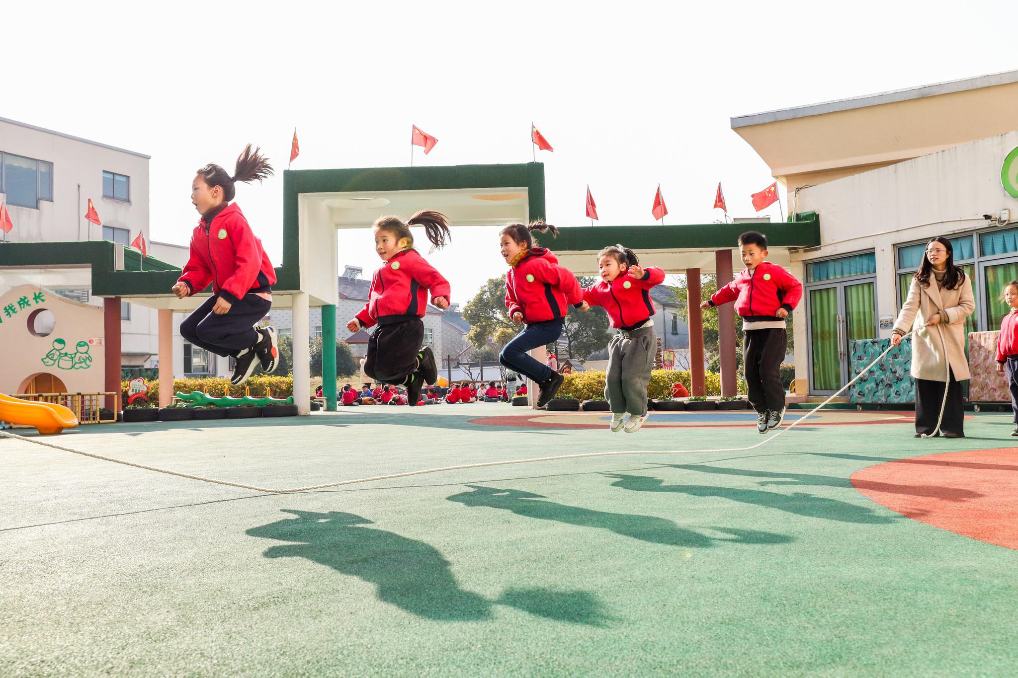 长兴:花样跳绳 乐享童年