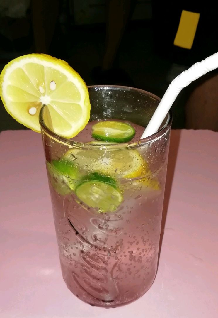 夏日冷饮之冰柠雪碧