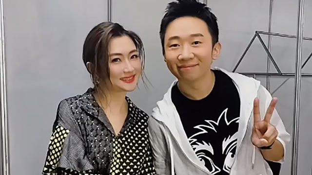 杨迪给谈12年女友买9万钻石耳钉,网友:12年还不结婚等啥呢