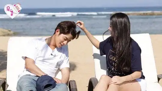 《我们结婚了》悠闲夫妇享受幸福度假 yura为洪宗玄准备早餐 - 中国娱