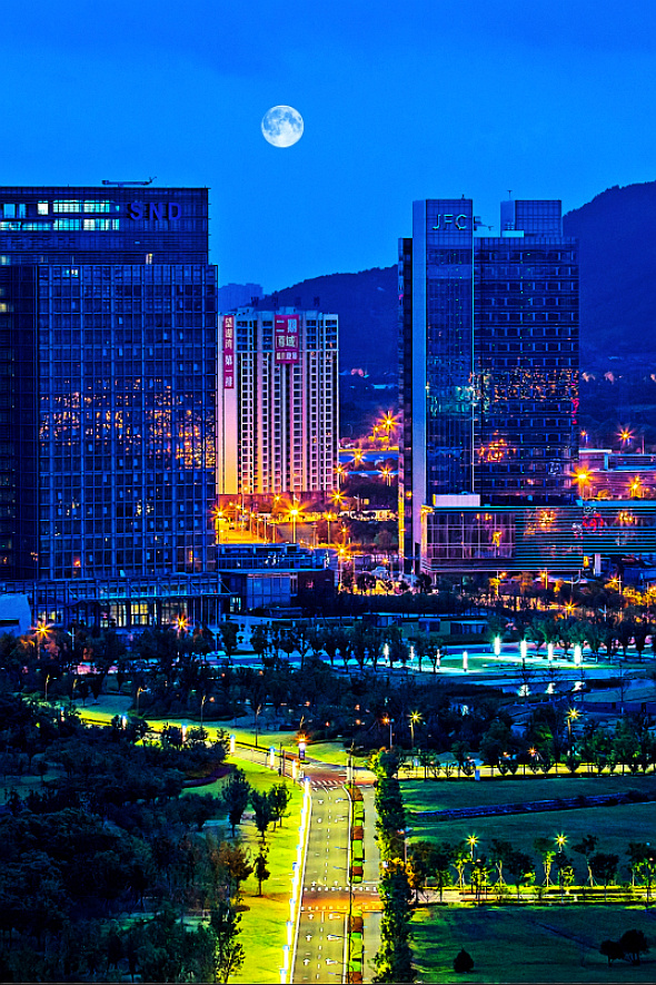 夜色拍摄于江苏省苏州新区科技城