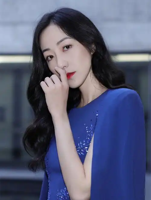 韩雪早年大尺度广告曝光,全程红着脸拍完,网友看完热血沸腾-度小视