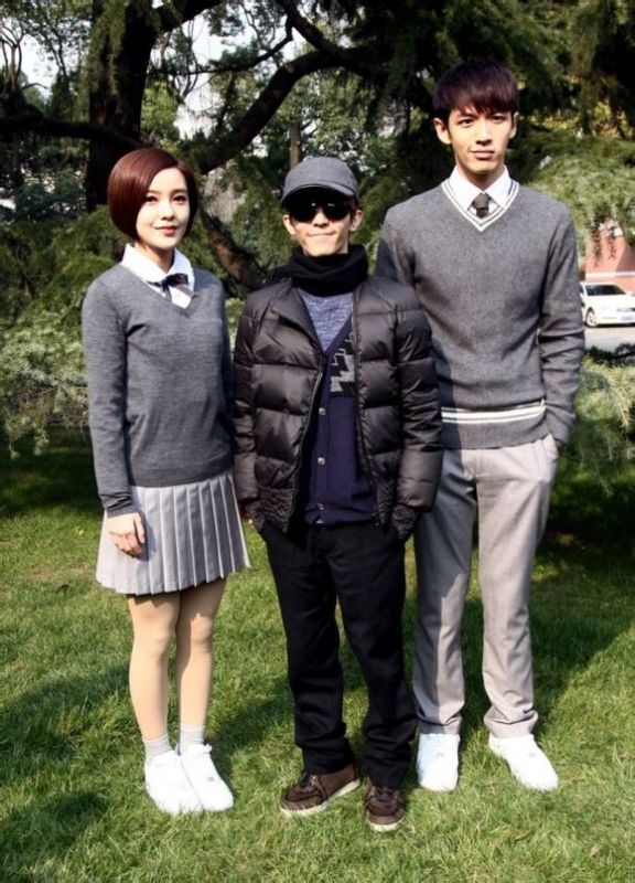 郭采洁158. 鞋子貌似没内增.那么柯震东多少高.求不黑.