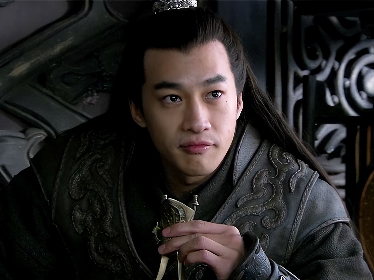 何润东版吕布但是,作为一名武将,最大的本事应该是指挥打仗,而不是