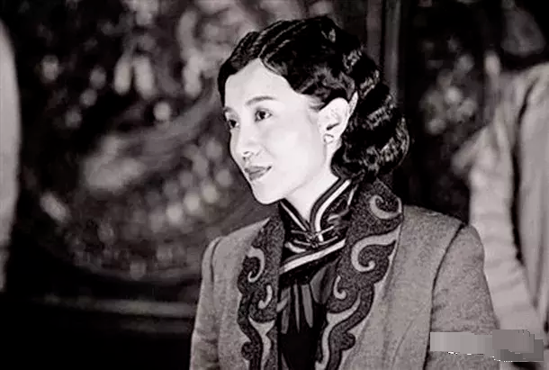 张学良和原配夫人通话于凤至听到这7个字在离婚协议流泪签字