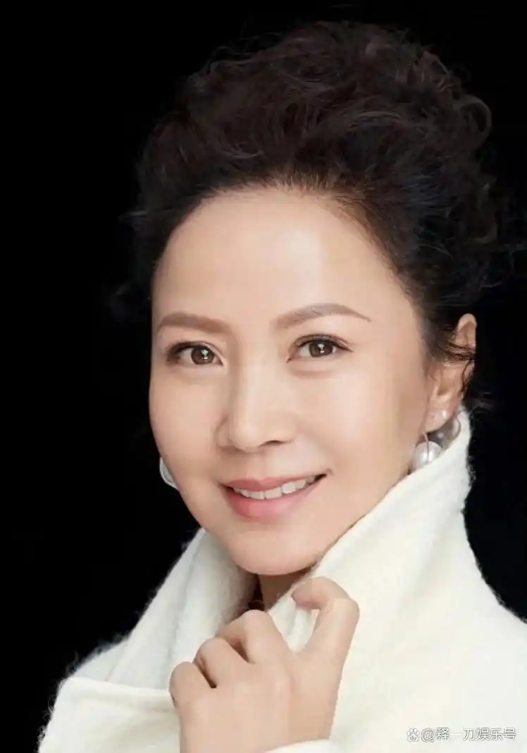 演员赵越:嫁二婚佟凡恩爱25年,57岁无儿无女亦无悔