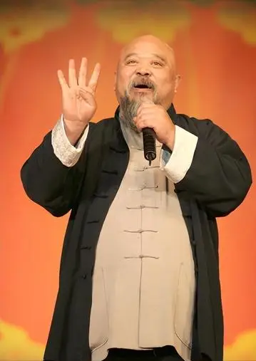 演员李琦不顾医生劝阻每天2包烟顿顿8两白酒今身体状况堪忧