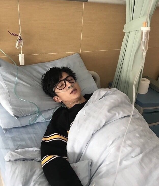 薛之谦又作妖?晒健身成果衣服拧出2斤水,被指作秀无底线