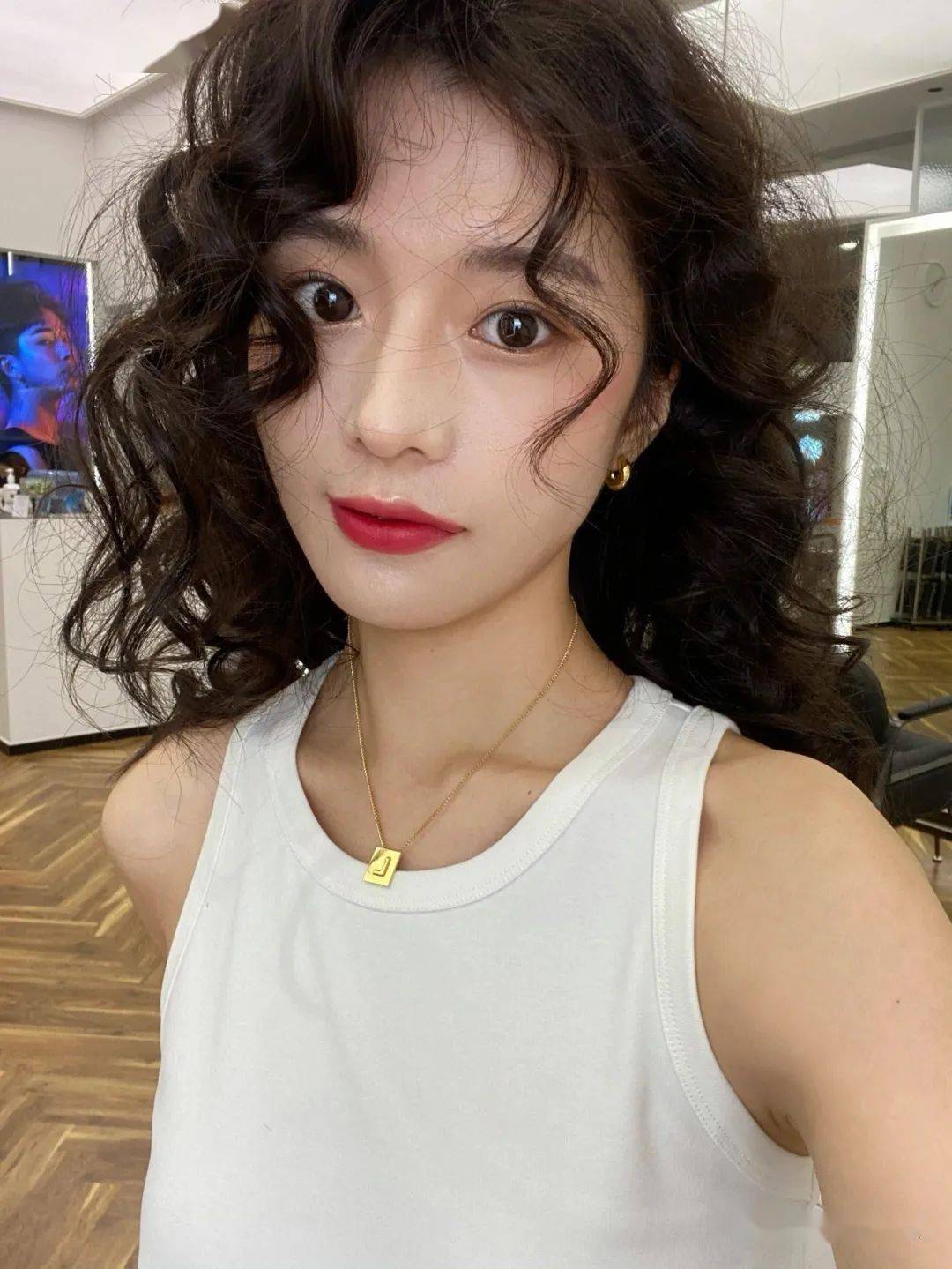 2021流行满头烫精选50款