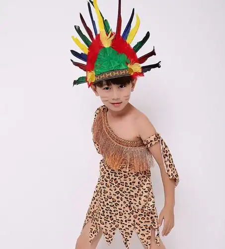 写美篇在山的那边,竹海的那边有一群疯狂的原始人 他们穿着兽皮,跳着