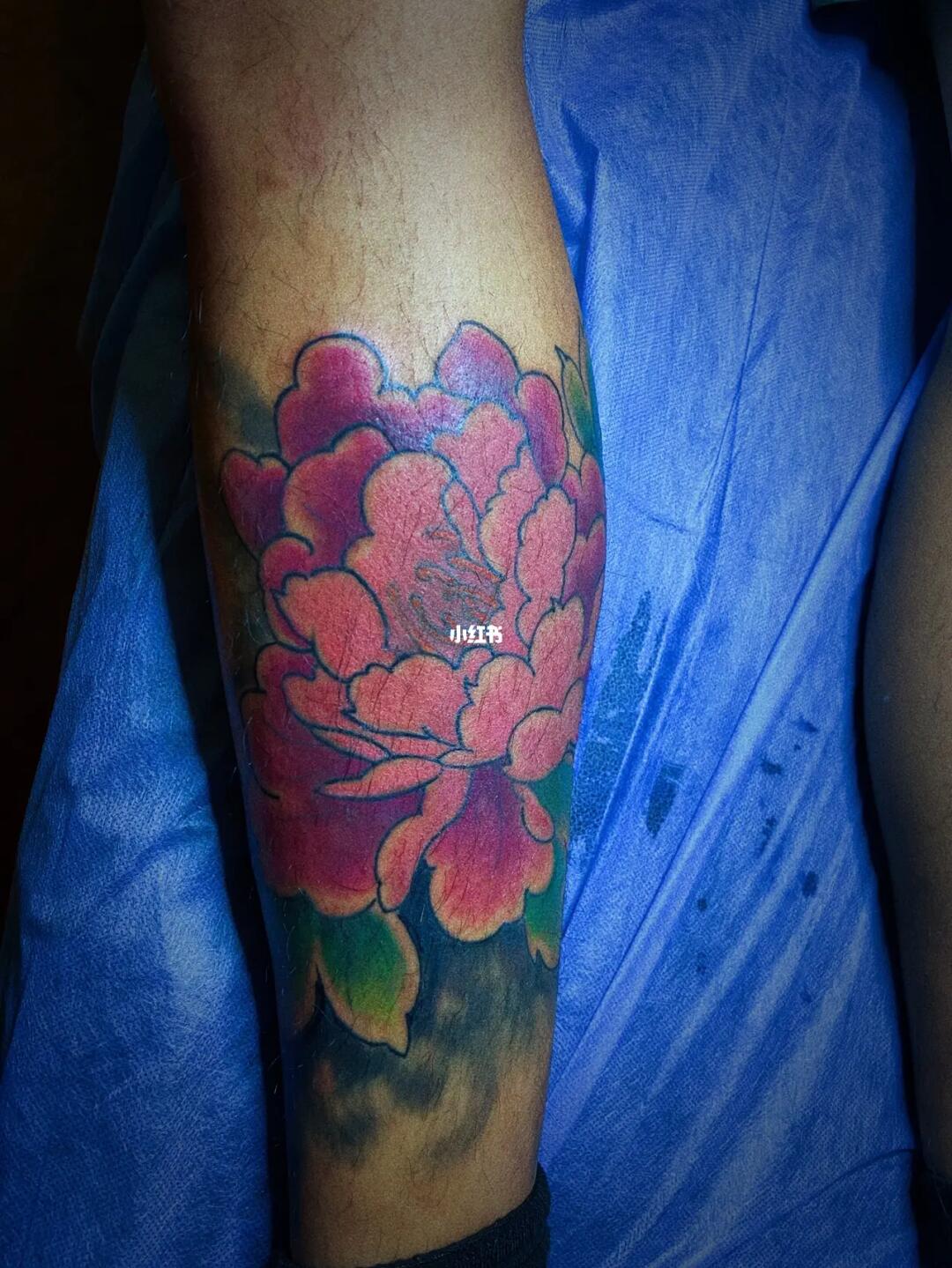 传统牡丹纹身刺青