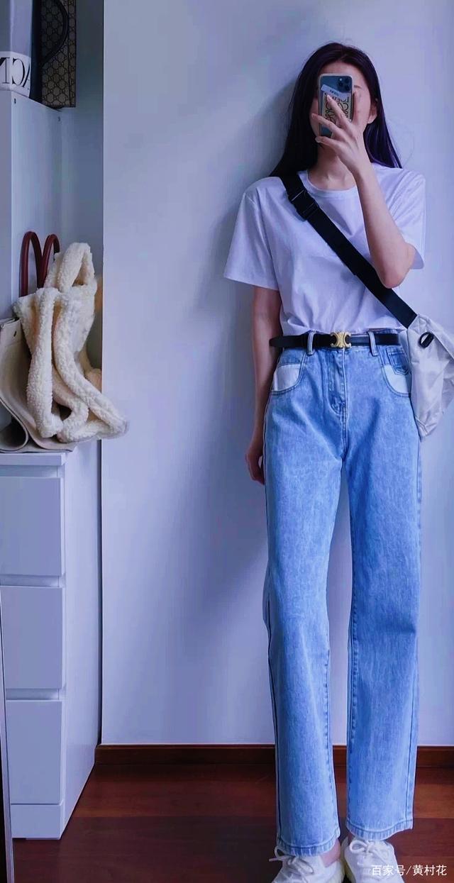 简约风 日常必备简约风,宽松长款直筒浅蓝色牛仔裤