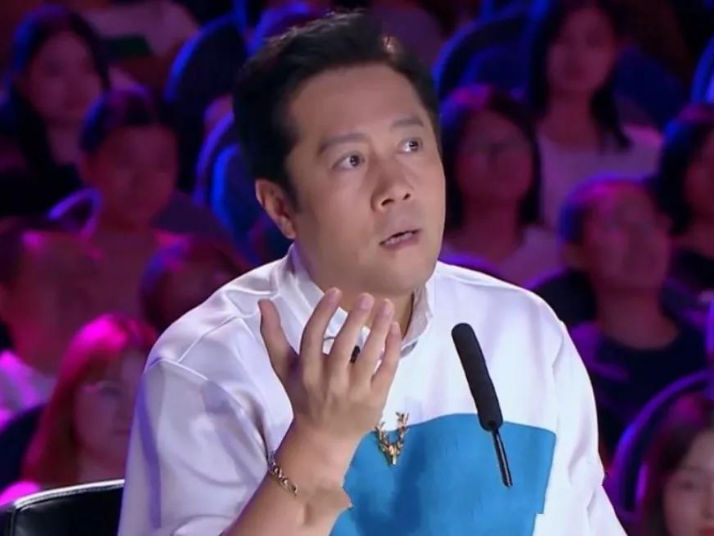 一辈子只唱红两首歌,却点评刘德华唱功不行,网友:谁给的勇气?