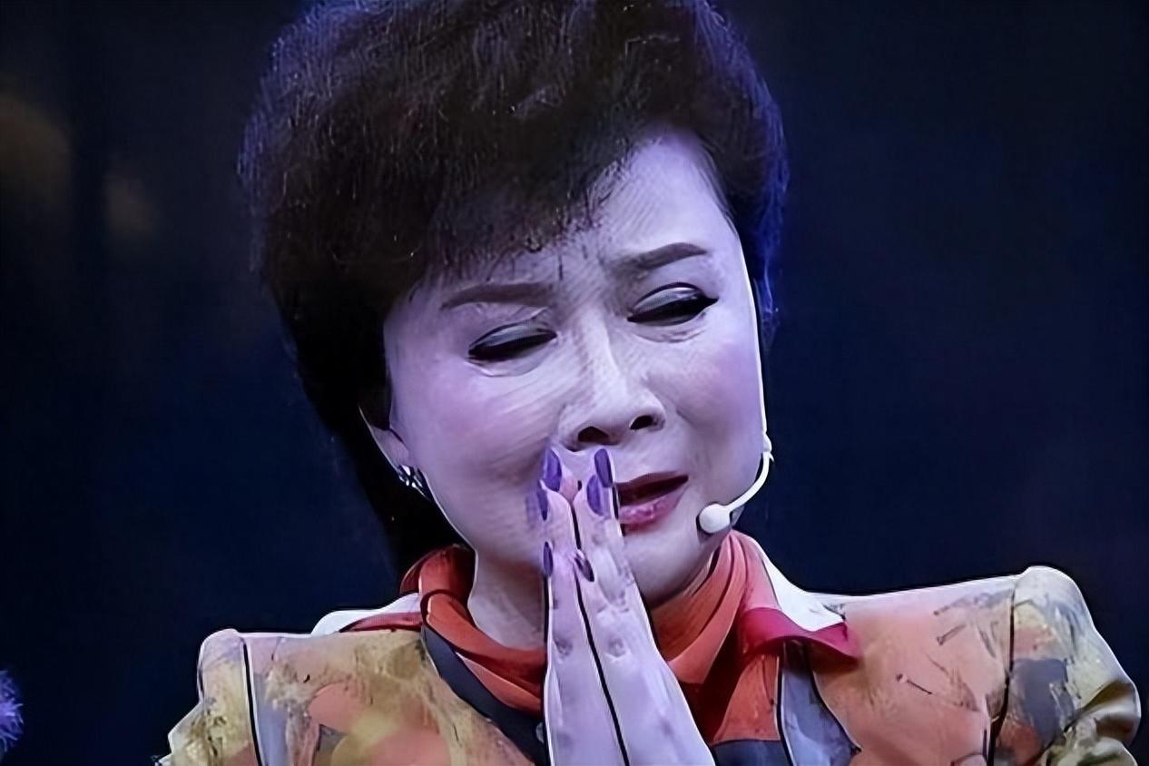 回顾著名演员蔡明从国民笑星到争议不断如今她怎样了