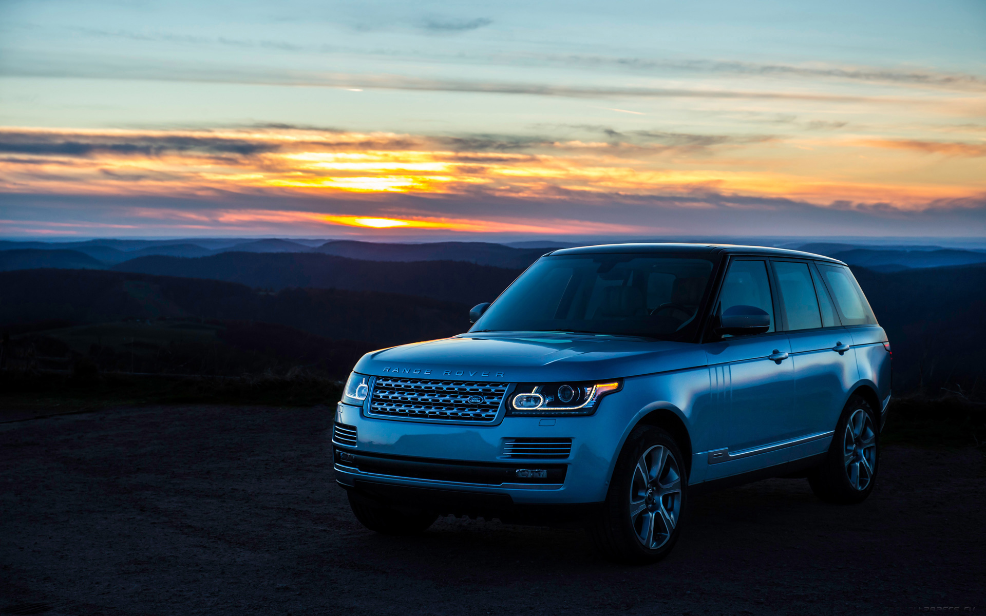 动力混合路虎揽胜高清桌面壁纸