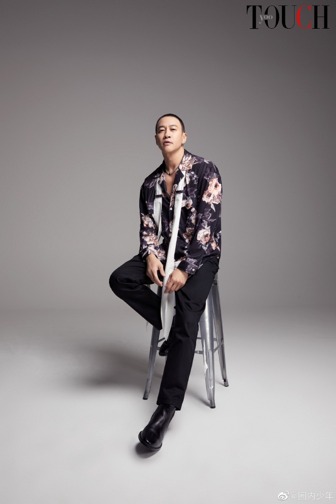 何润东寸头花衬衫造型##何润东封面大片状态