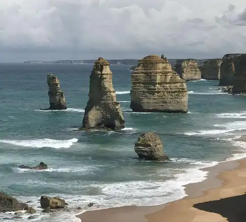 十二门徒岩中的五位.