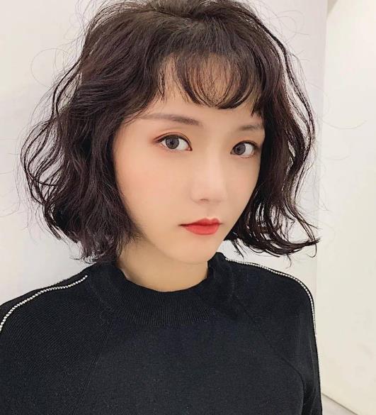今年最热女生短烫发图鉴 瘦脸减龄越烫越美 - 女士短发 - 发型站