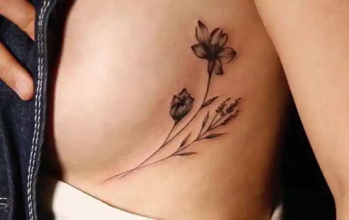 最新好看的女生胸侧纹身 清新唯美的胸部纹身图案(5/7)-纹身图片网