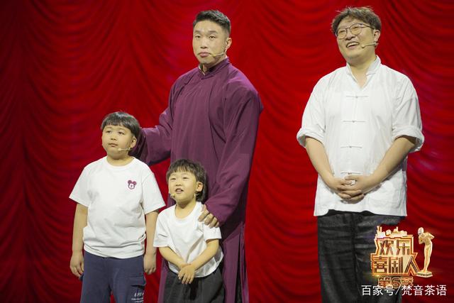 天天搞笑的德云社把观众弄哭了,烧饼说:我师父不再年轻了