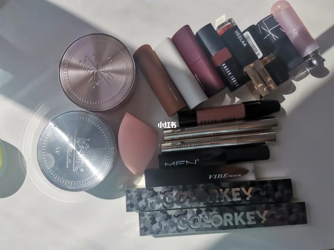 一堆平价口红
