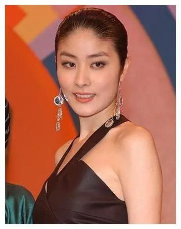 陈慧琳近照,丈夫秃顶显沧桑,陈慧琳曾表示:老公秃得不算太难看