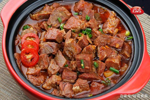 这道懒人牛肉煲,厨房小白十几分钟做好,肉嫩味美,满口留香