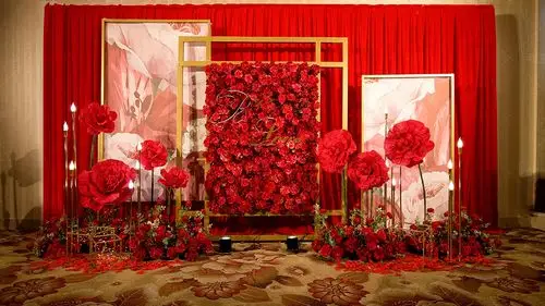 红色婚庆布置实景照片