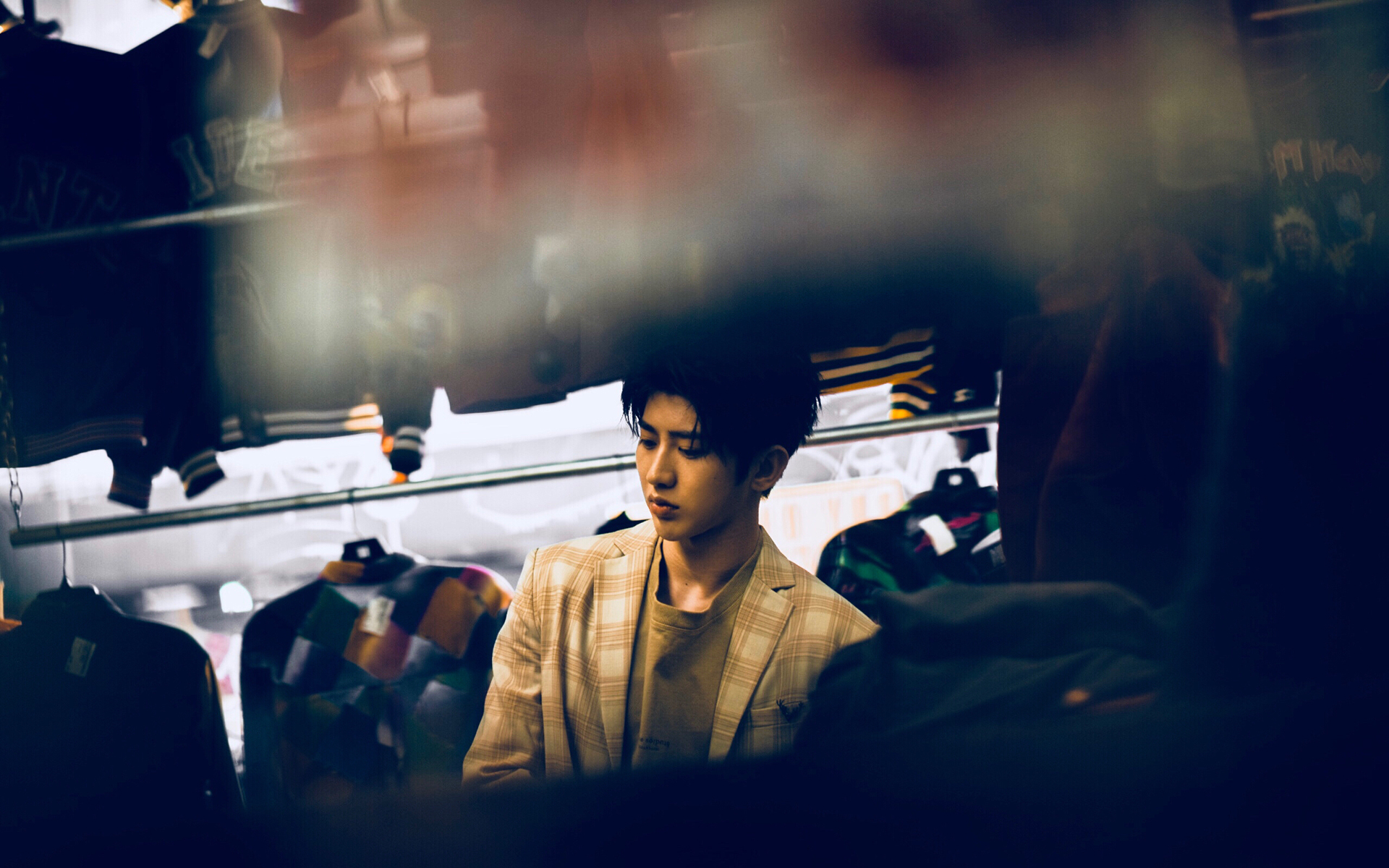 蔡徐坤最新帅气图片桌面壁纸