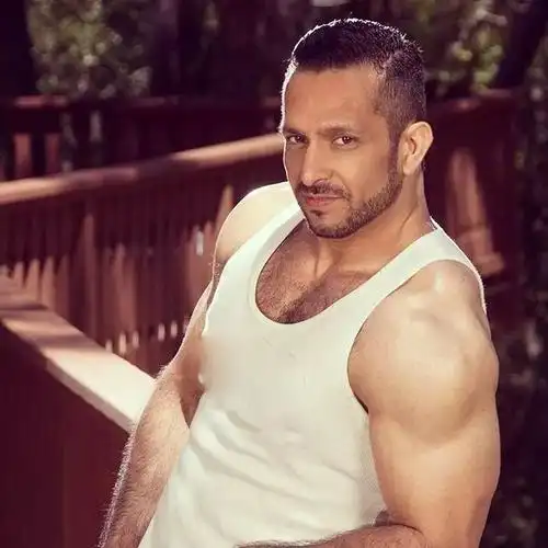 毛茸茸的熊1爹地 adam champ